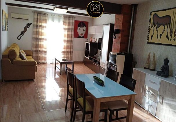 Foto 2 de Casa en venda a Villares (Los) de 4 habitacions amb terrassa i balcó