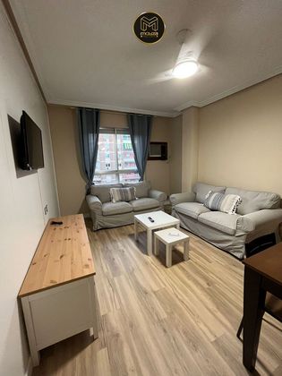 Foto 1 de Alquiler de piso en Belén - San Roque de 3 habitaciones con muebles y aire acondicionado