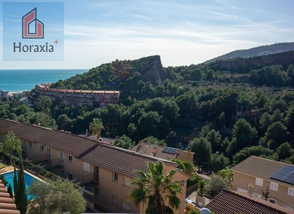 Foto 2 de Casa en venta en Botigues de Sitges - Garraf de 4 habitaciones con terraza y piscina