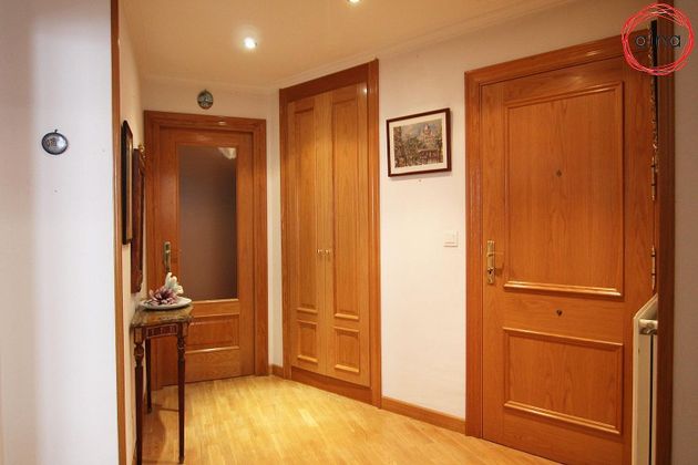 Foto 2 de Pis en venda a Ermitagaña - Mendebaldea de 3 habitacions amb terrassa i calefacció