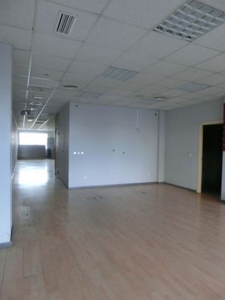 Foto 1 de Alquiler de local en Nervión de 187 m²