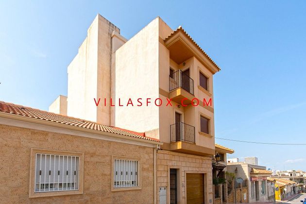 Foto 2 de Casa adossada en venda a San Miguel de Salinas de 4 habitacions amb piscina i garatge