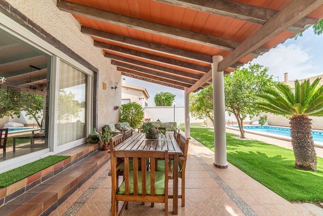 Foto 2 de Xalet en venda a Santiago de la Ribera de 5 habitacions amb terrassa i piscina