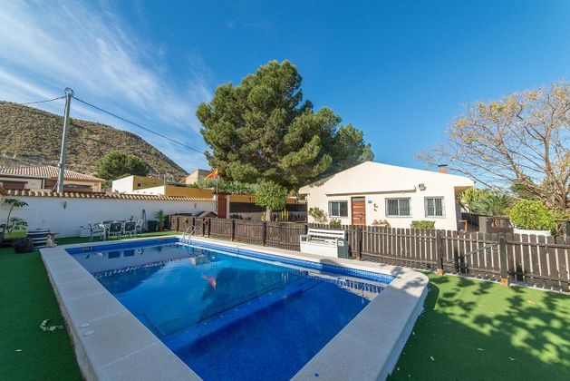 Foto 1 de Xalet en venda a Cañadas de San Pedro de 5 habitacions amb piscina i jardí