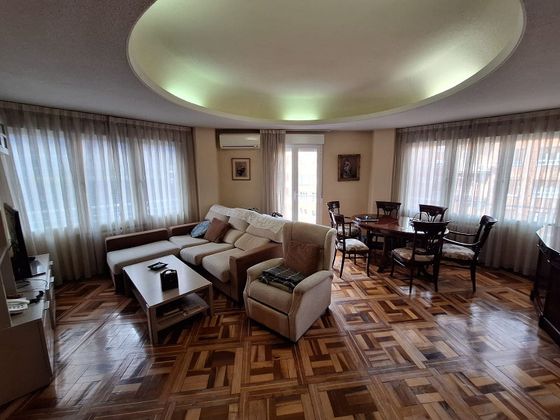 Foto 2 de Pis en venda a Fuente del Berro de 4 habitacions amb terrassa i aire acondicionat