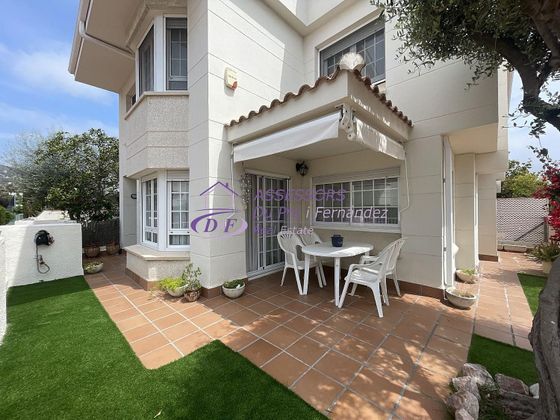 Foto 1 de Casa en venta en Premià de Mar de 4 habitaciones con terraza y garaje