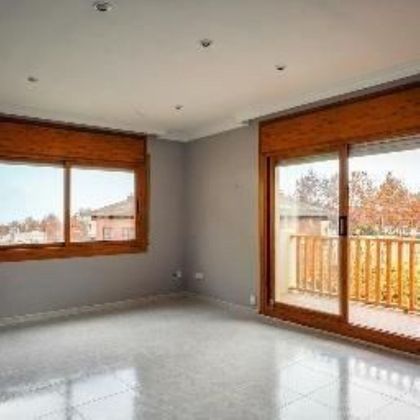 Foto 1 de Piso en venta en Cabrils de 3 habitaciones con terraza y aire acondicionado