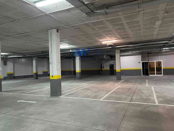 Foto 2 de Alquiler de garaje en Zona Industrial de 1130 m²