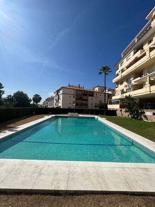Foto 1 de Piso en venta en avenida Valdepeñas de 3 habitaciones con terraza y piscina