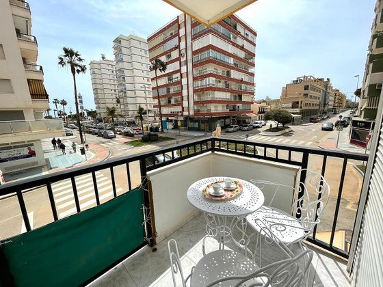 Foto 1 de Pis en lloguer a Poniente-Faro de 3 habitacions amb terrassa i piscina
