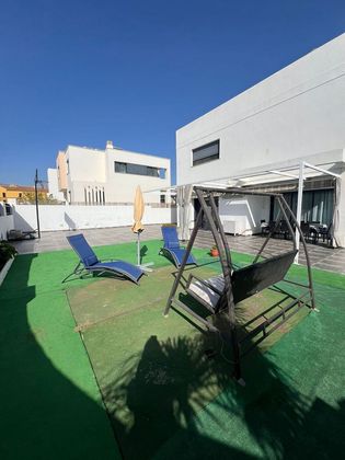 Foto 1 de Venta de casa en El Tomillar de 4 habitaciones con terraza