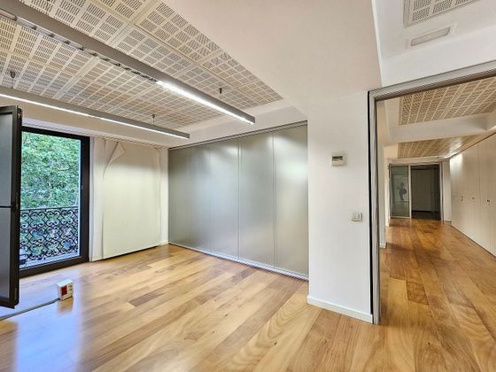 Foto 1 de Alquiler de oficina en Vila de Gràcia con ascensor