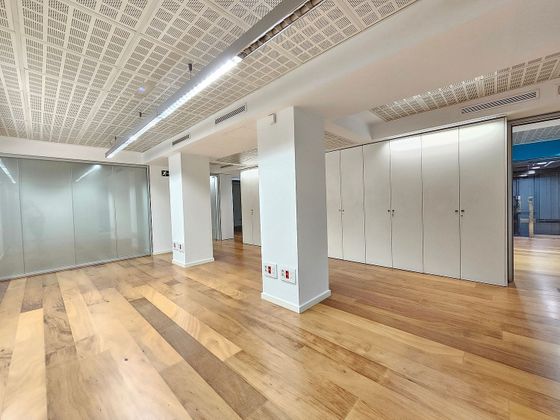 Foto 2 de Alquiler de oficina en Vila de Gràcia con ascensor