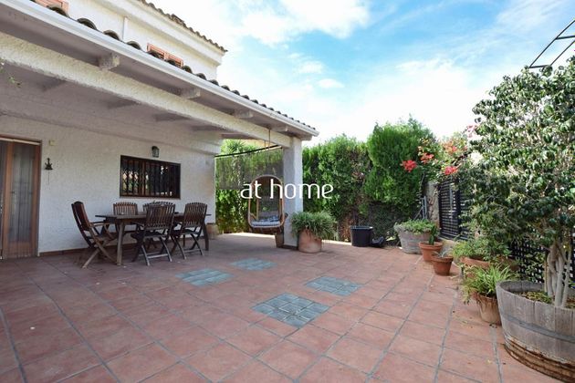 Foto 2 de Venta de casa en Los Monasterios-Alfinach de 3 habitaciones con terraza y piscina