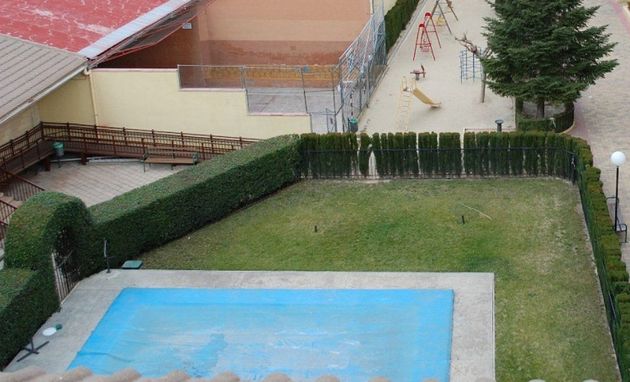 Foto 1 de Pis en venda a Feria de 3 habitacions amb terrassa i piscina