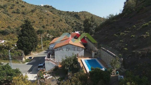 Foto 2 de Venta de casa en Viñuela de 5 habitaciones con terraza y piscina