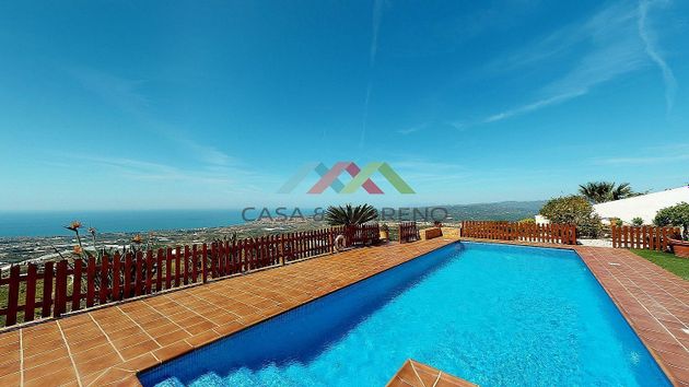 Foto 1 de Xalet en venda a Algarrobo de 3 habitacions amb terrassa i piscina