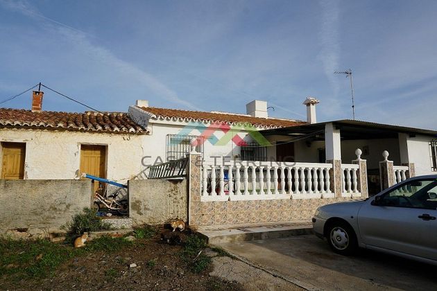 Foto 2 de Casa rural en venda a Benajarafe – Almayate de 4 habitacions amb terrassa i jardí