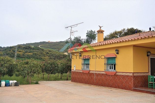 Foto 2 de Venta de casa rural en Camino Algarrobo - Las Arenas de 3 habitaciones con terraza y jardín