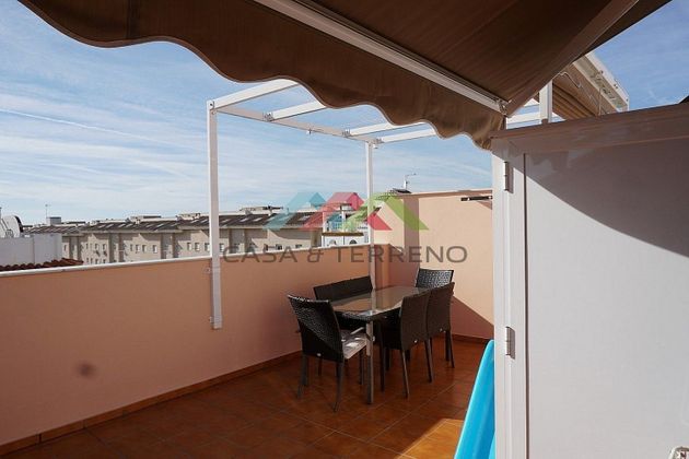 Foto 1 de Àtic en venda a Camino Algarrobo - Las Arenas de 3 habitacions amb terrassa i jardí
