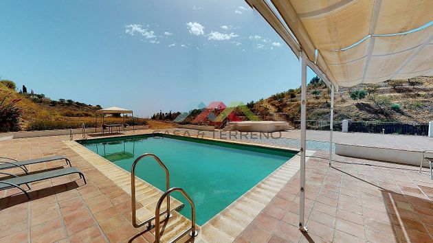 Foto 2 de Xalet en venda a Macharaviaya de 7 habitacions amb terrassa i piscina