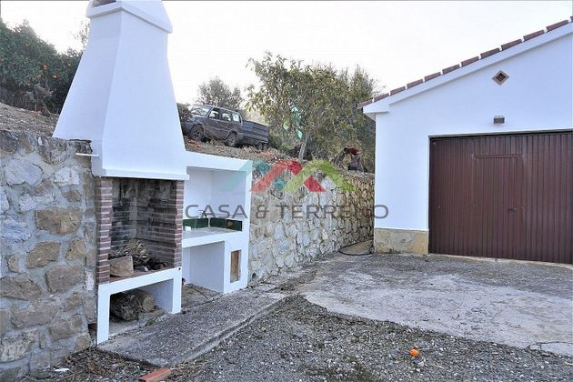 Foto 1 de Casa rural en venta en Alcaucín de 3 habitaciones con terraza y garaje