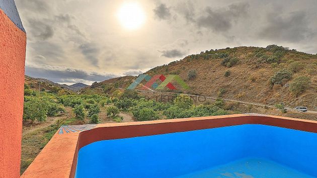 Foto 1 de Venta de casa en Cómpeta de 3 habitaciones con terraza y piscina