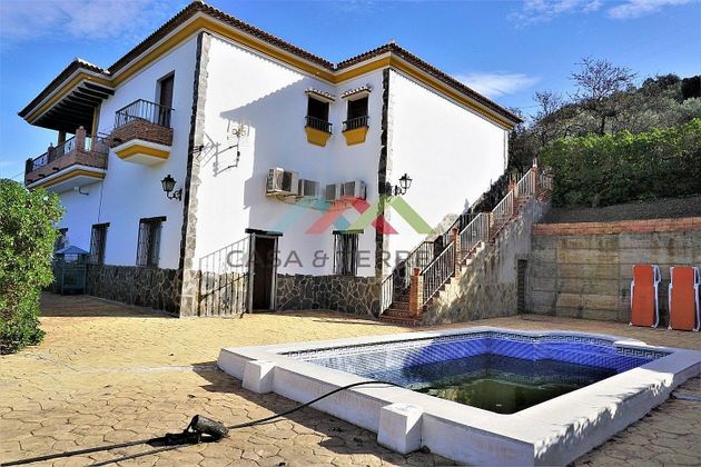 Foto 1 de Casa en venda a Sayalonga de 5 habitacions amb terrassa i piscina