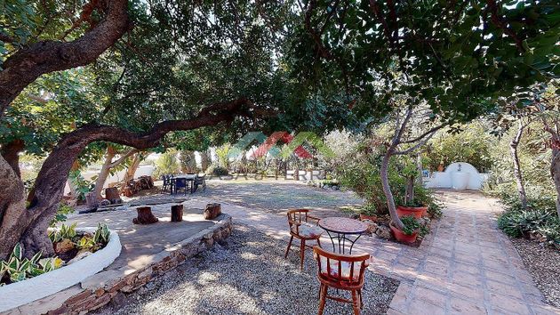 Foto 2 de Chalet en venta en Benajarafe – Almayate de 5 habitaciones con terraza y piscina