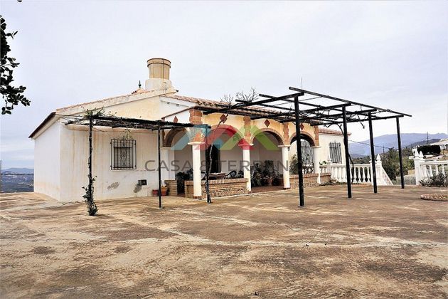 Foto 1 de Casa en venda a Canillas de Aceituno de 4 habitacions amb terrassa i garatge