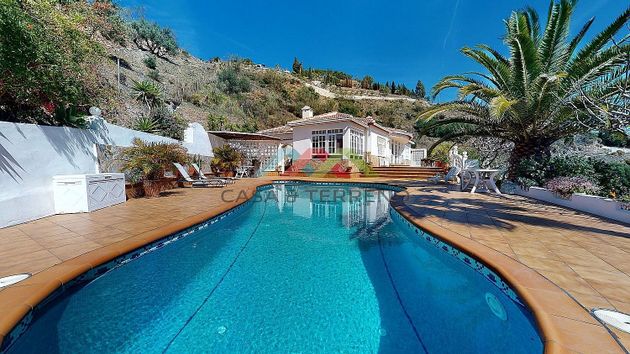Foto 1 de Xalet en venda a Algarrobo de 4 habitacions amb terrassa i piscina