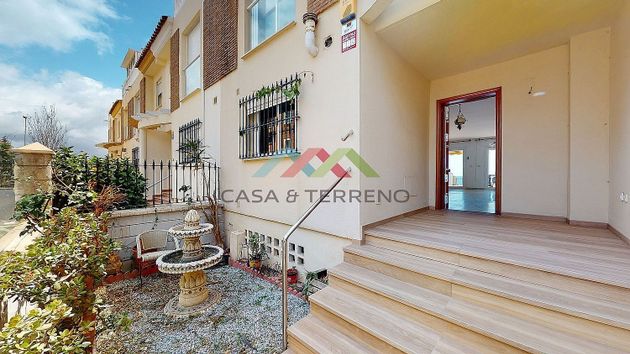 Foto 2 de Casa adossada en venda a Paseo Marítimo de Levante de 4 habitacions amb terrassa i garatge