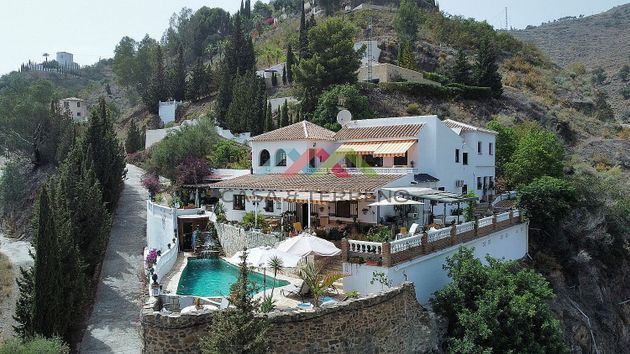 Foto 2 de Venta de chalet en Algarrobo de 5 habitaciones con terraza y piscina