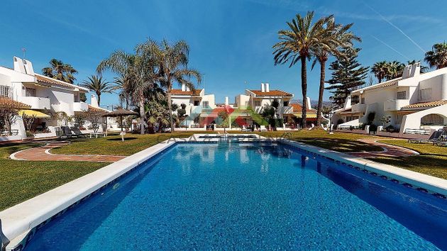 Foto 2 de Casa adossada en venda a Caleta de Vélez de 2 habitacions amb terrassa i piscina