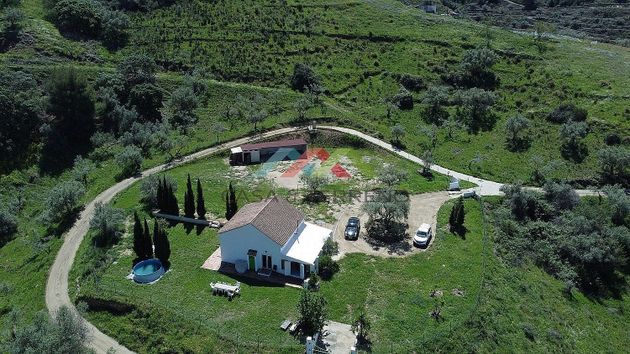 Foto 1 de Casa rural en venda a Torrox Pueblo de 3 habitacions amb terrassa i jardí
