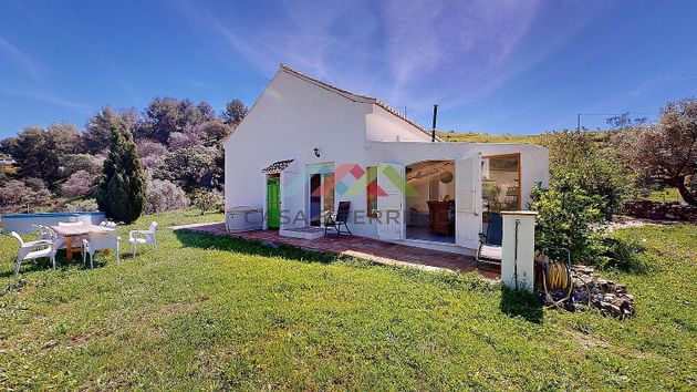 Foto 2 de Casa rural en venda a Torrox Pueblo de 3 habitacions amb terrassa i jardí