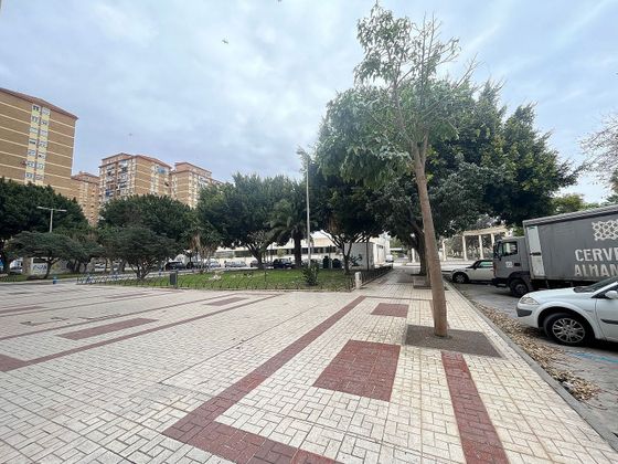 Foto 1 de Alquiler de local en Parque Ayala - Jardín de la Abadía - Huelín de 114 m²