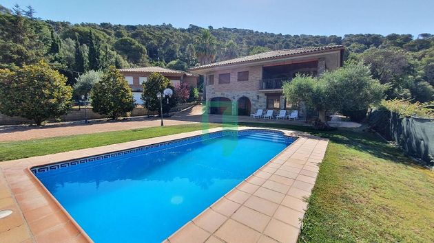 Foto 1 de Xalet en venda a Llinars del Valles de 4 habitacions amb piscina i garatge