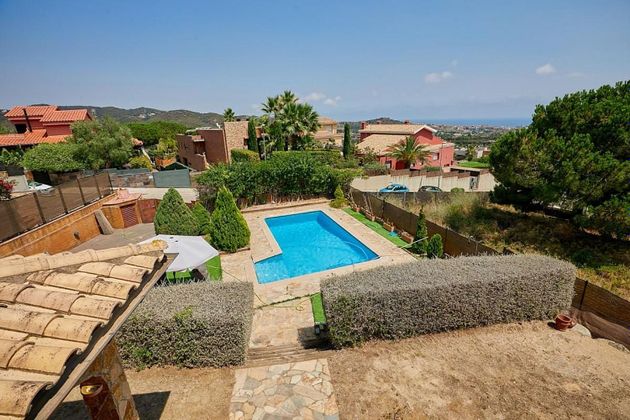 Foto 2 de Venta de chalet en Argentona de 6 habitaciones con terraza y piscina