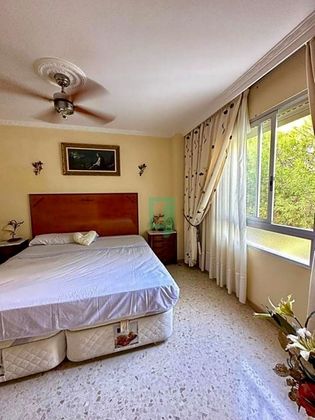 Foto 1 de Pis en venda a La Carihuela de 4 habitacions amb terrassa i piscina