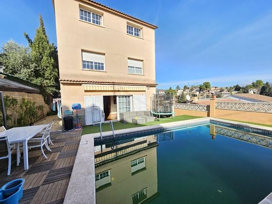 Foto 1 de Xalet en venda a Esparreguera de 5 habitacions amb terrassa i piscina