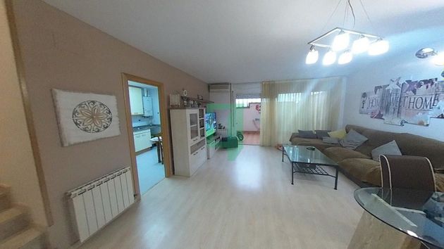 Foto 2 de Dúplex en venda a Montigalà -Sant Crist de 3 habitacions amb aire acondicionat i calefacció