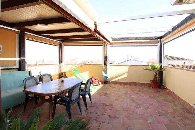 Foto 2 de Venta de ático en Cúllar Vega de 4 habitaciones con terraza y garaje