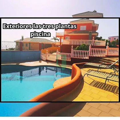 Foto 2 de Chalet en venta en Araya de 5 habitaciones con terraza y piscina