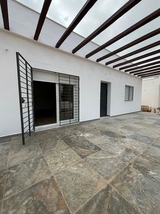 Foto 2 de Xalet en venda a Oromana de 4 habitacions amb piscina i jardí