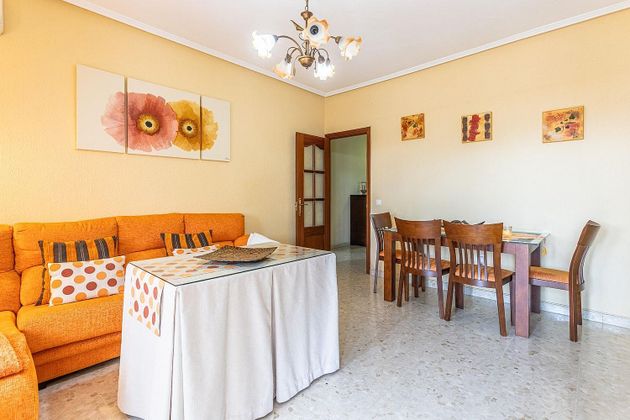 Foto 2 de Pis en venda a Nueva Alcalá de 3 habitacions amb terrassa i aire acondicionat