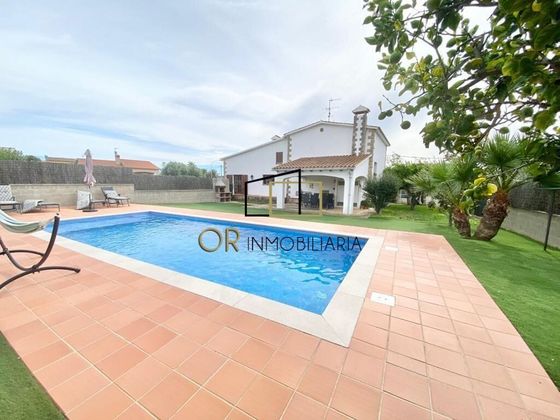 Foto 1 de Xalet en venda a Llorenç del Penedès de 3 habitacions amb terrassa i piscina