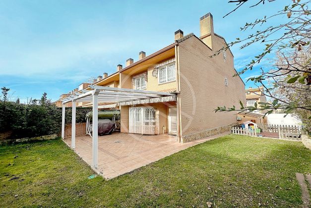 Foto 2 de Casa en venda a paseo Del Arroyo de 5 habitacions amb terrassa i piscina