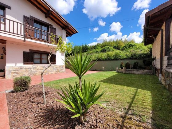 Foto 1 de Casa en venda a Meñaka de 5 habitacions amb garatge i jardí