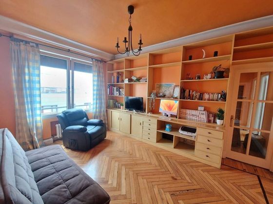 Foto 2 de Piso en venta en Arrigorriaga de 2 habitaciones con terraza y balcón